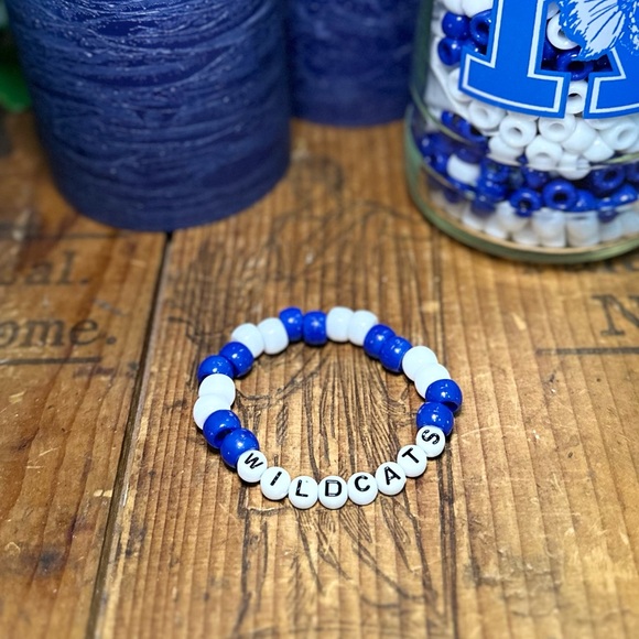 University of Kentucky friendship bracelets - Picture 4 of 7